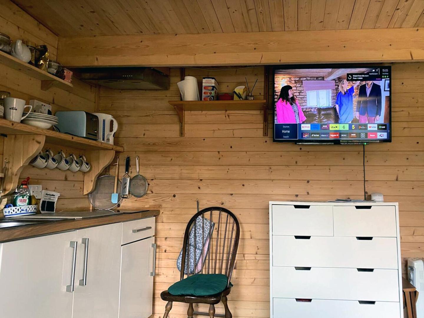 Cosy Garden Log Cabin Солсбері Екстер'єр фото